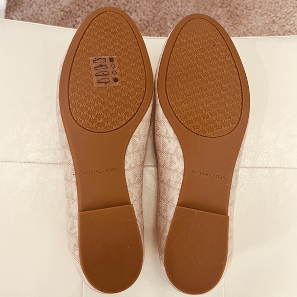 Michael Kors Tan Leather Tracee Monogrammed Loafers Size 10 NWOT - Picture 9 of 9